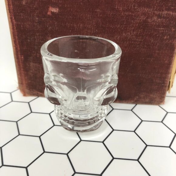 Hallow's Eve Six Skull Shot Glasses - Picture 3 of 9